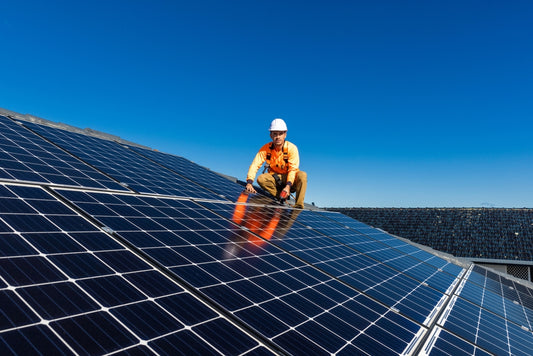 What are the advantages of a solar panel?