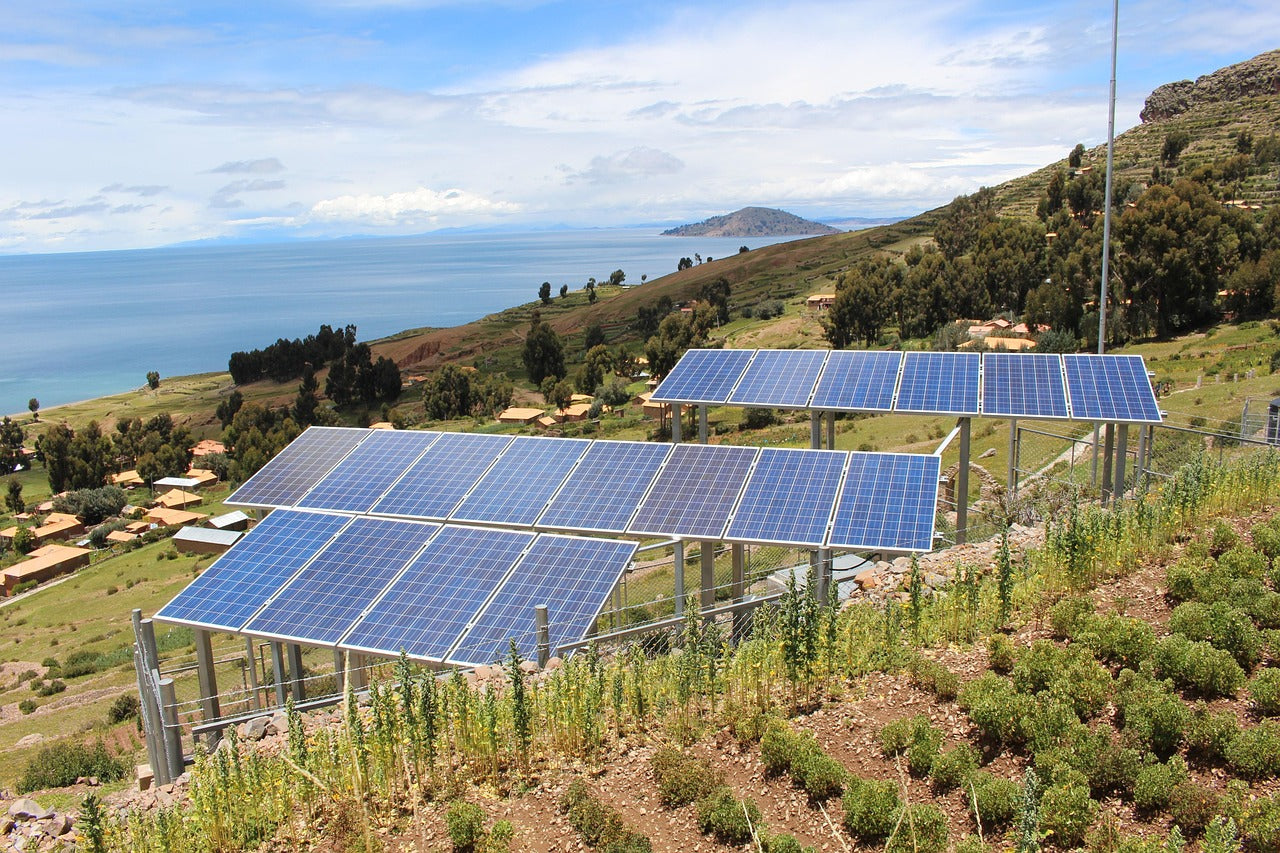 Understanding Different Types of Inverters: String, Micro, and Hybrid