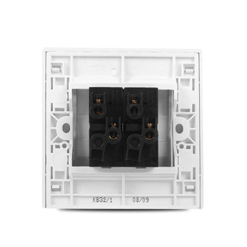 E Series E15/15 3 Pin Round Switch Socket Price in Pakistan