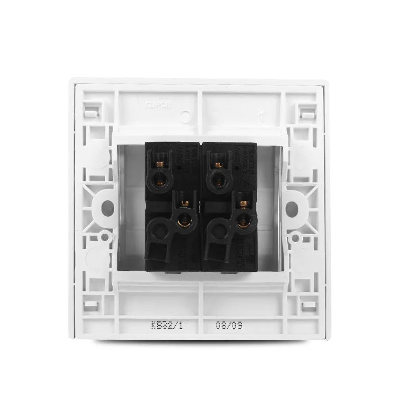 E Series E15/15 3 Pin Round Switch Socket Price in Pakistan