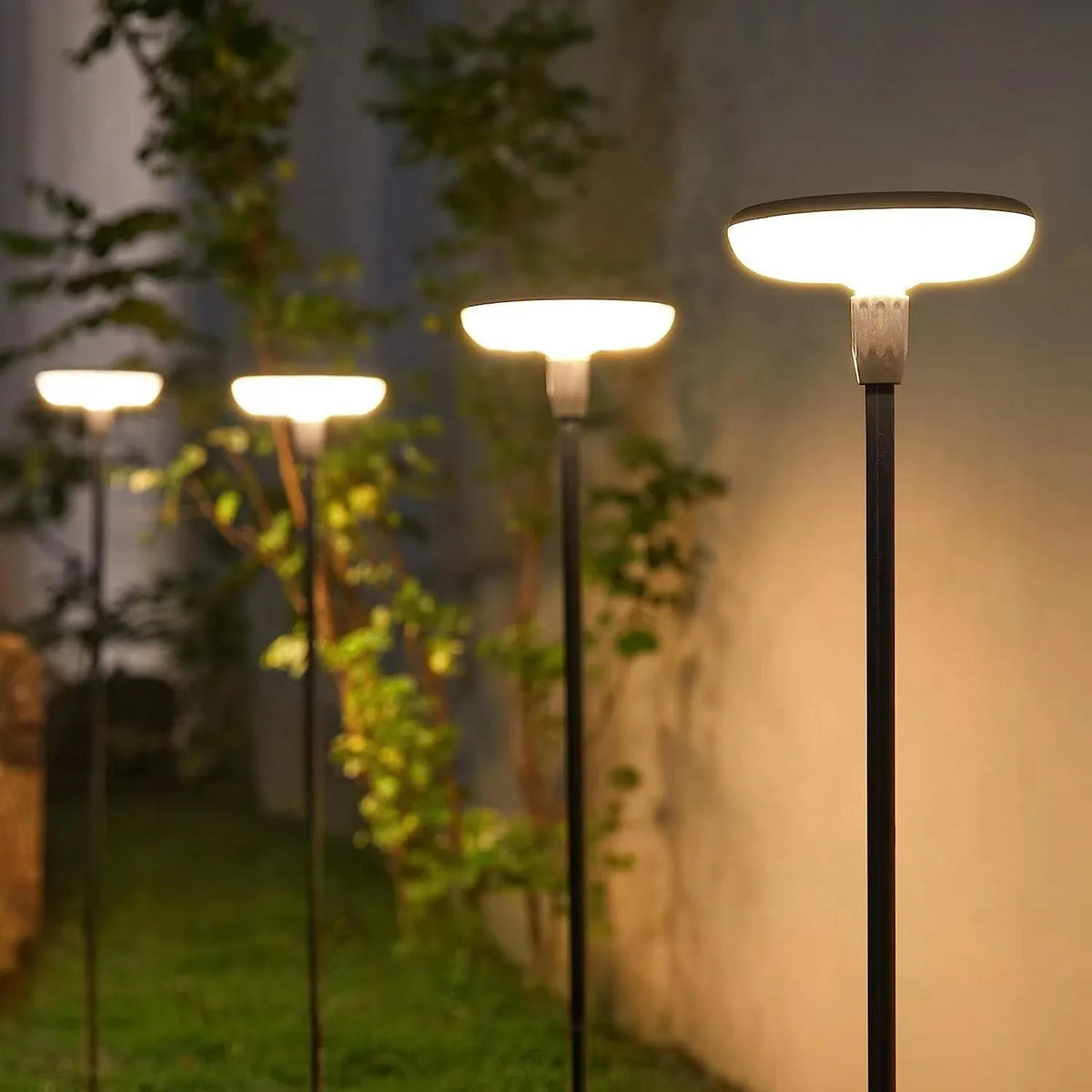 FL-SSL-616 2w Swinging Solar Garden Light Main image
